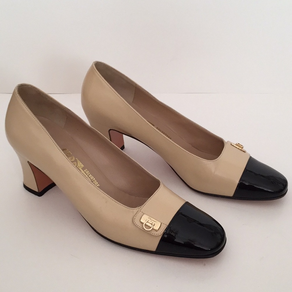 Salvatore Ferragamo Black Patent Cap-Toe Tan Leather Pumps - Gold Gancini - Picture 5 of 14